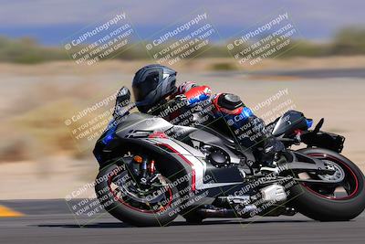 media/Oct-08-2022-SoCal Trackdays (Sat) [[1fc3beec89]]/Turn 16 (125pm)/